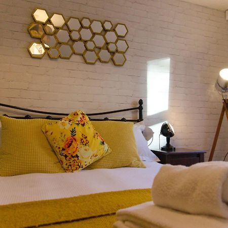 Russet Quarter, Parking Subject To Availability Apartment ยอร์ค ภายนอก รูปภาพ