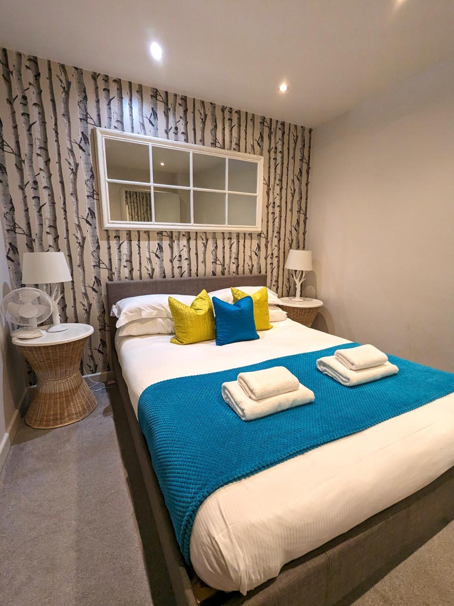 Russet Quarter, Parking Subject To Availability Apartment ยอร์ค ภายนอก รูปภาพ
