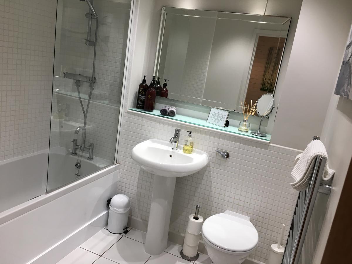Russet Quarter, Parking Subject To Availability Apartment ยอร์ค ภายนอก รูปภาพ